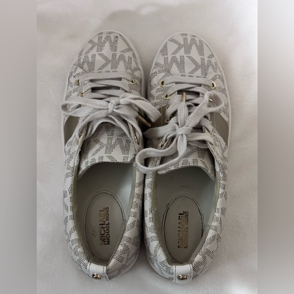 Michael Kors lace up Tennis Shoes - Picture 8 of 8